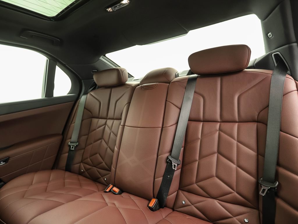 New 2026 BMW 740i xDrive w/ Premium Package image 23