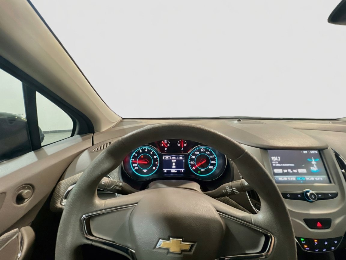 Used 2018 Chevrolet Cruze LS FWD image 7