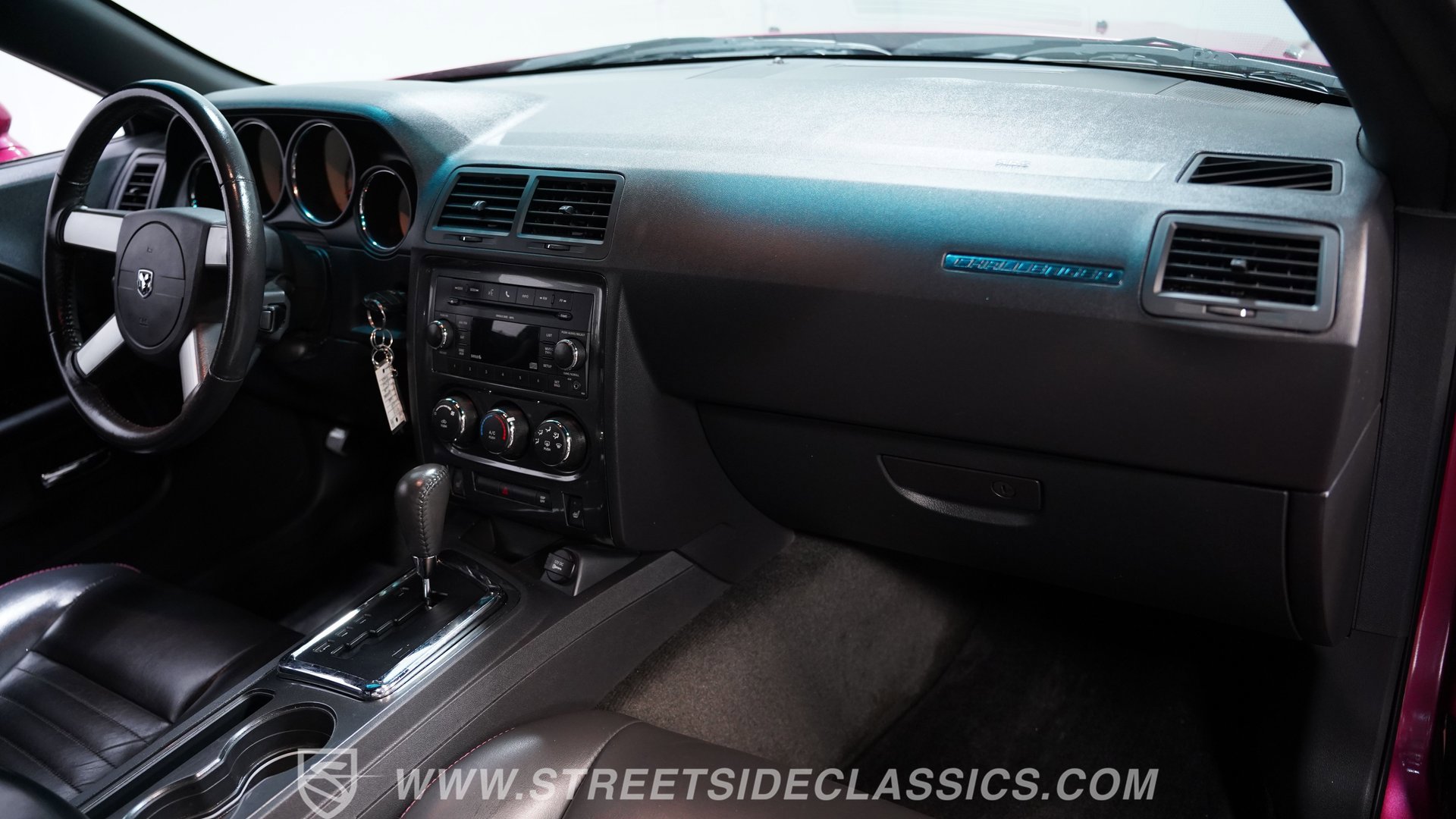 Used 2010 Dodge Challenger R/T RWD image 39