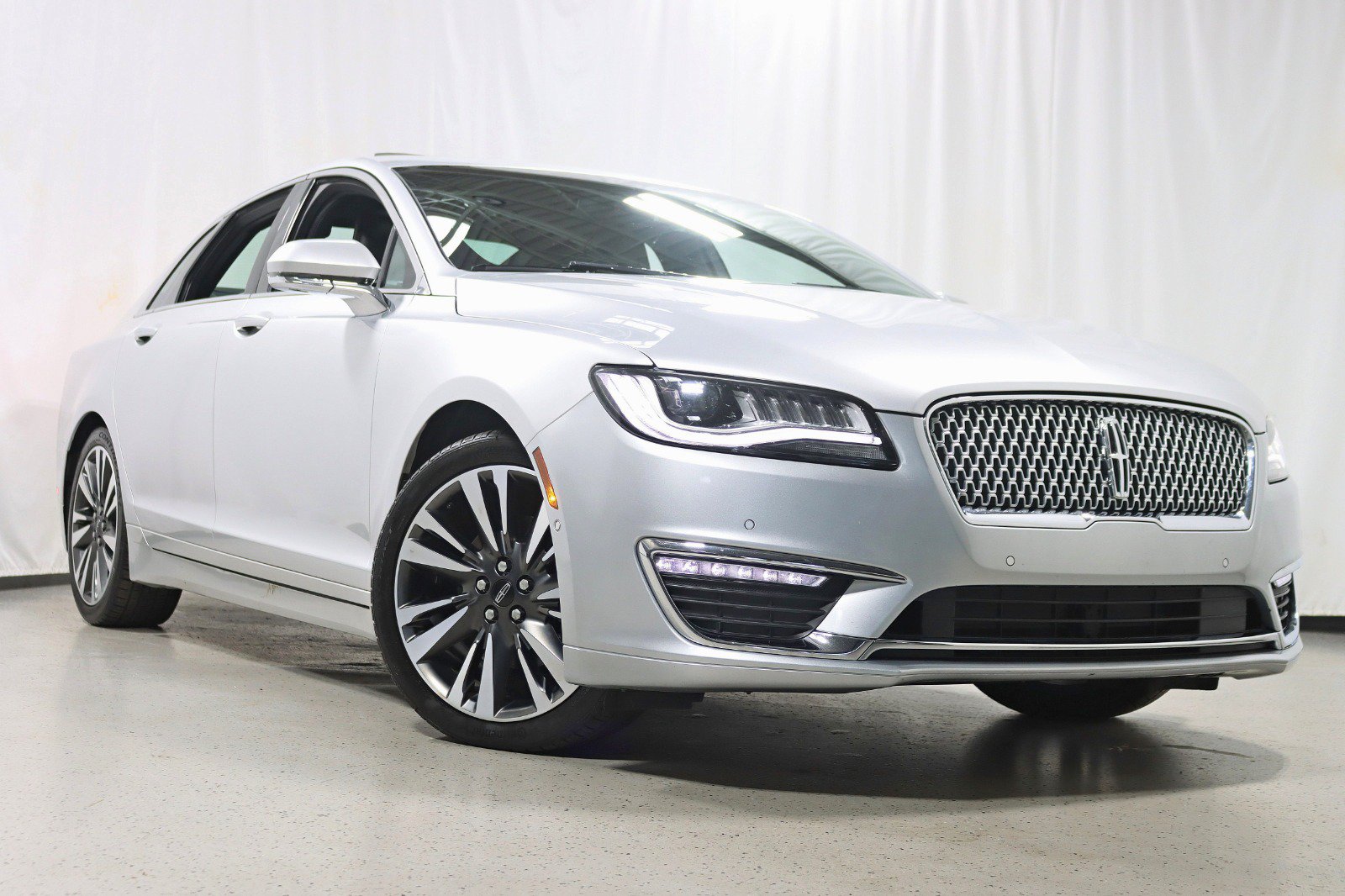 Used 2019 Lincoln MKZ Reserve FWD image 7