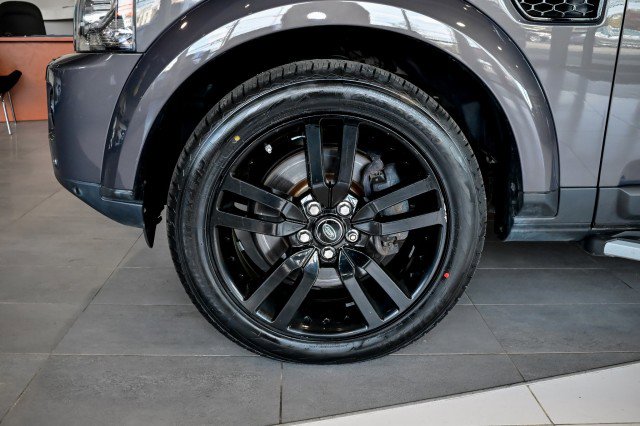 Used 2016 Land Rover LR4 HSE Silver Edition AWD/4WD image 48