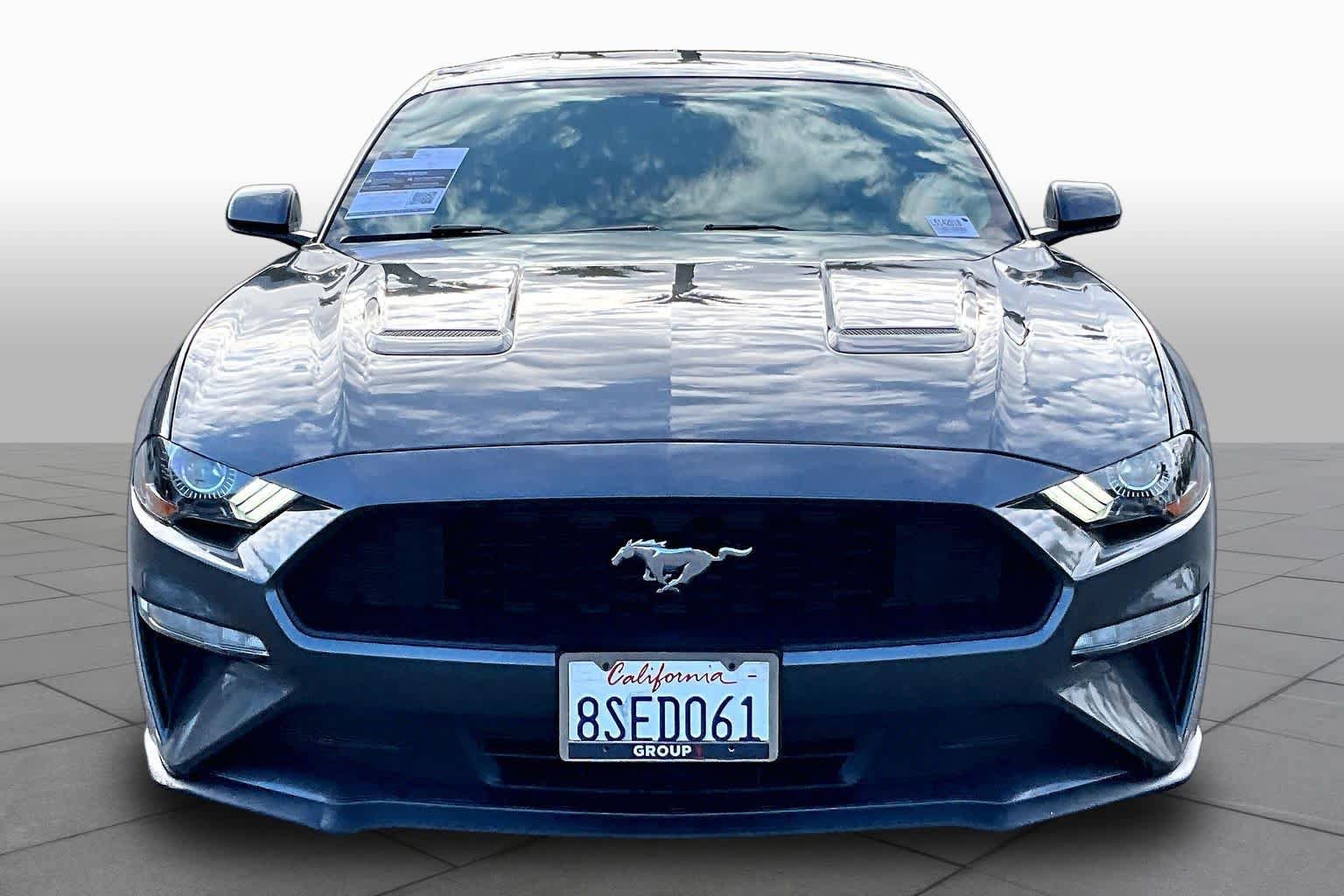 Used 2020 Ford Mustang Coupe RWD image 3