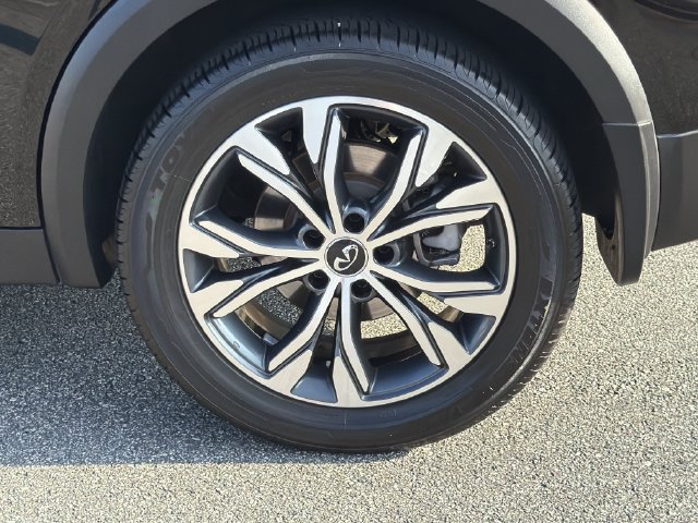 Used 2018 INFINITI QX30 AWD image 21