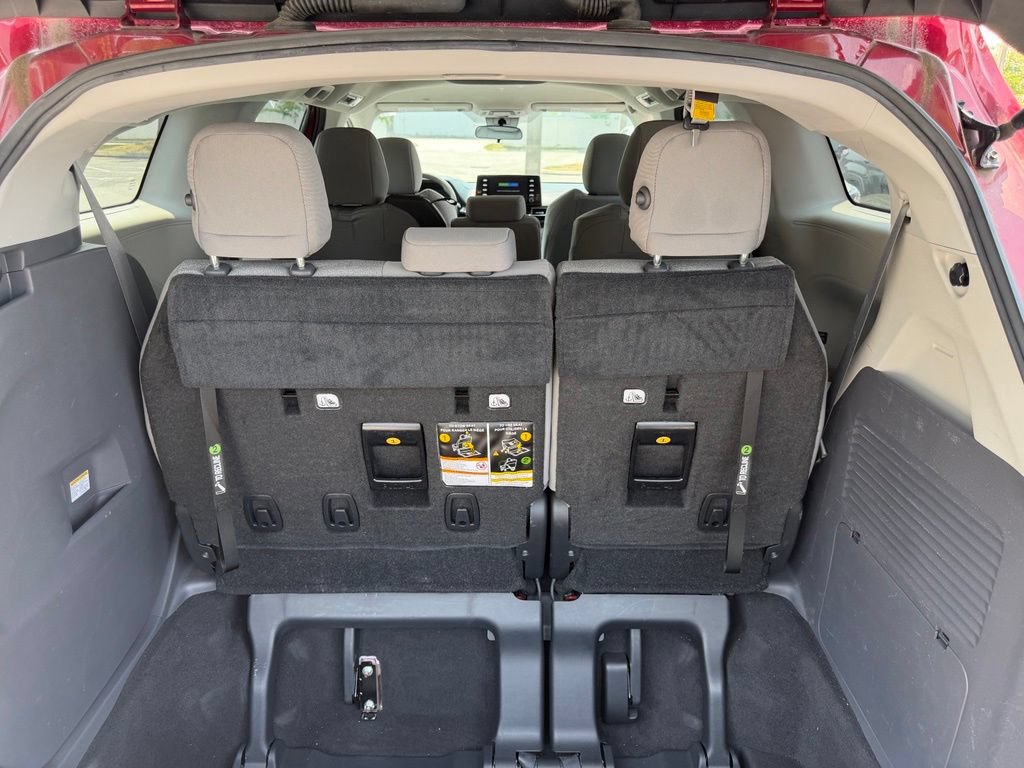 Used 2022 Toyota Sienna LE FWD image 7