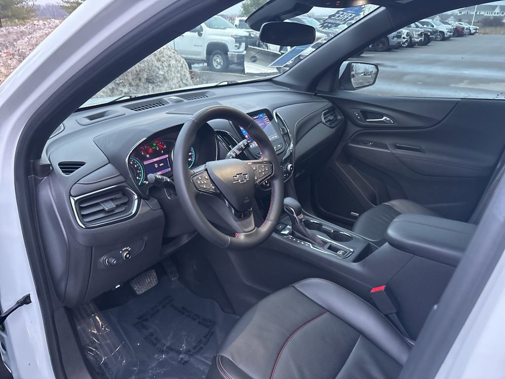 Used 2023 Chevrolet Equinox RS w/ RS Leather Package image 17