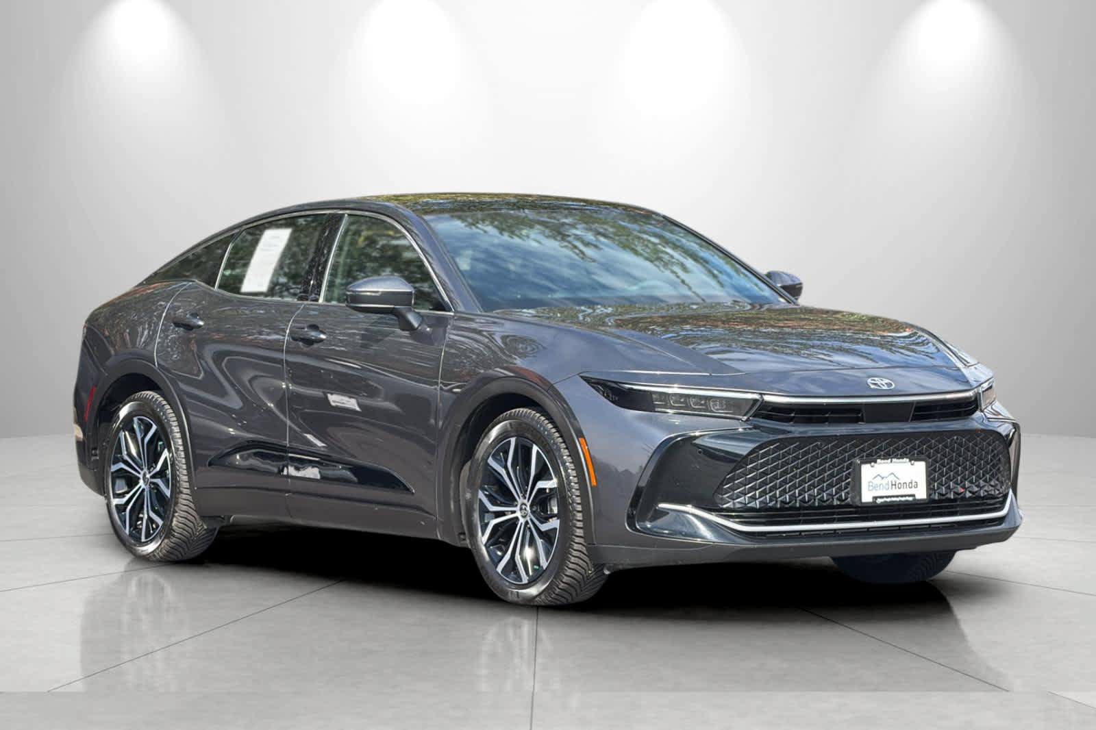 Used 2023 Toyota Crown AWD/4WD image 9