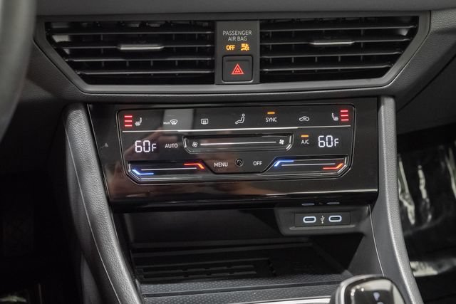 Used 2025 Volkswagen Jetta SE w/ Sunroof Package FWD image 17
