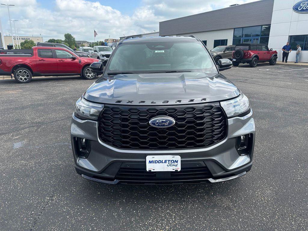 New 2026 Ford Explorer ST-Line w/ ST-Line Street Pack AWD/4WD image 10