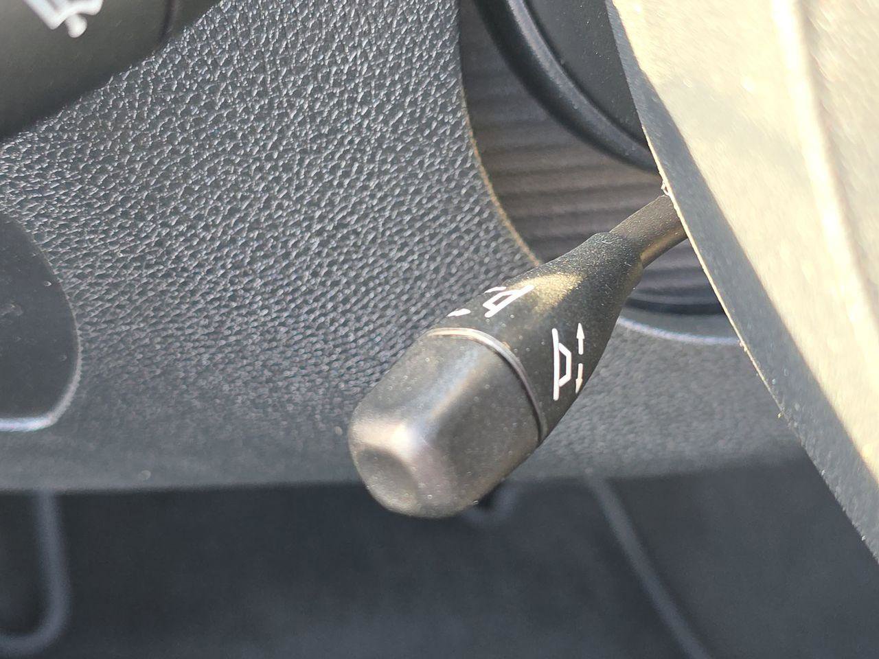 Used 2011 Mercedes-Benz SLK 300 image 21