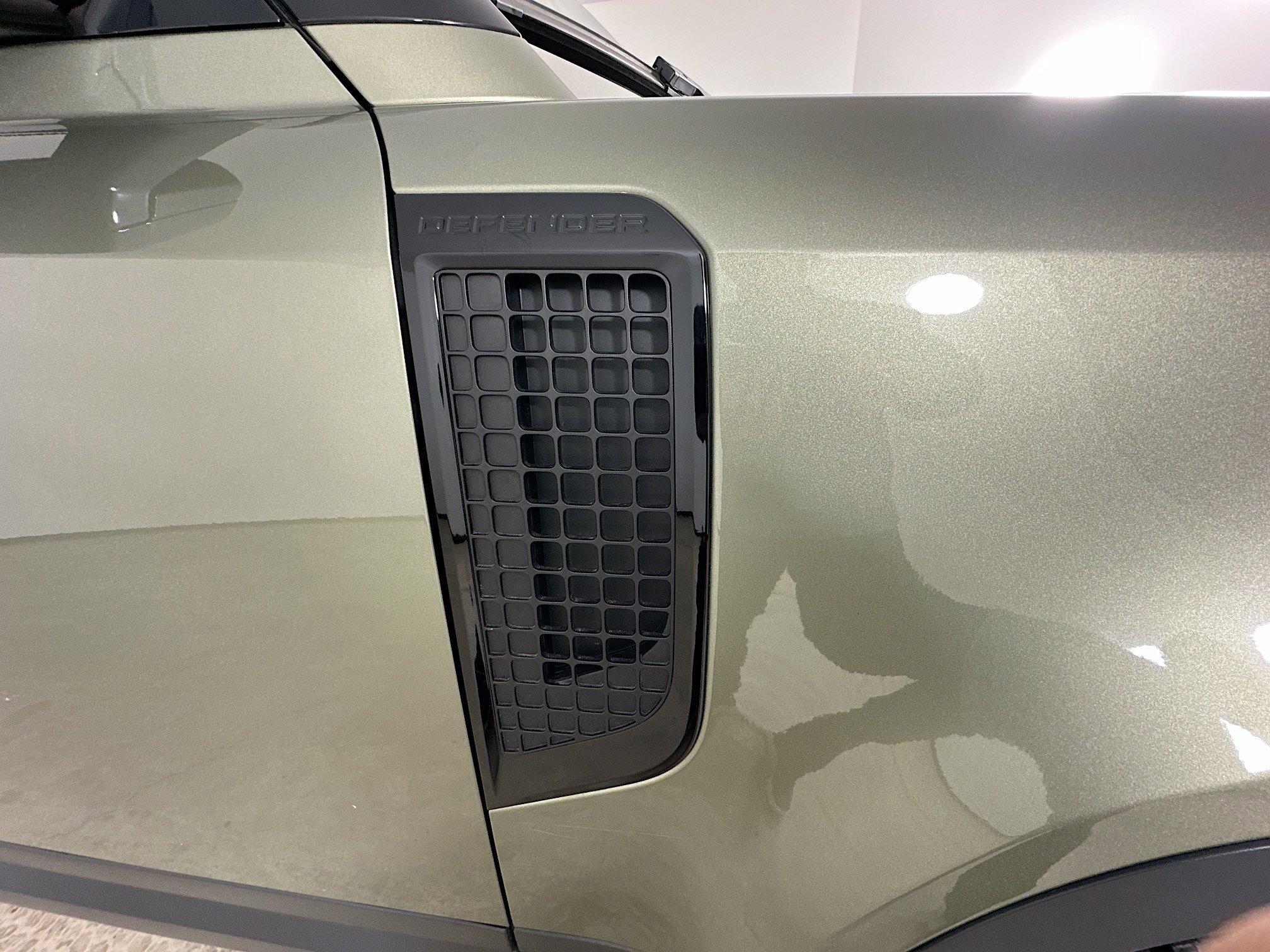 Used 2021 Land Rover Defender 90 First Edition image 8