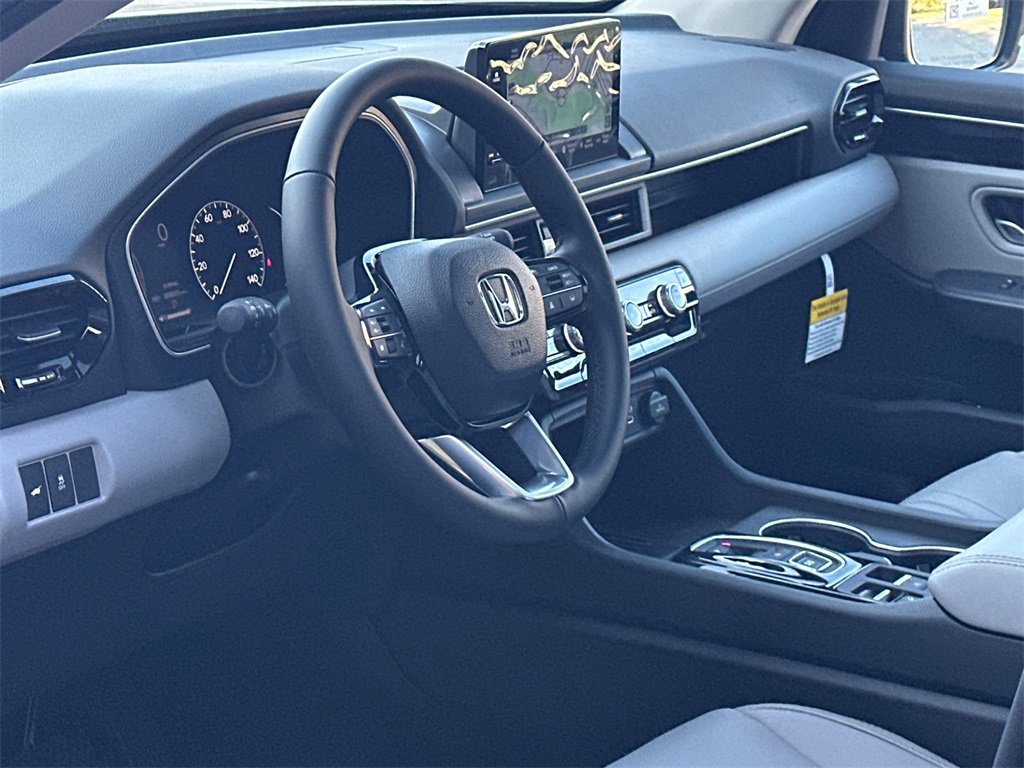 New 2025 Honda Pilot Touring image 14