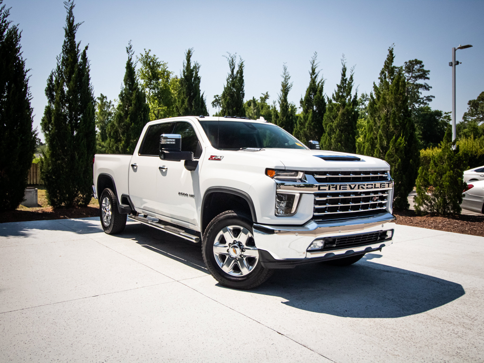 Used 2023 Chevrolet Silverado 2500 LTZ AWD/4WD image 2