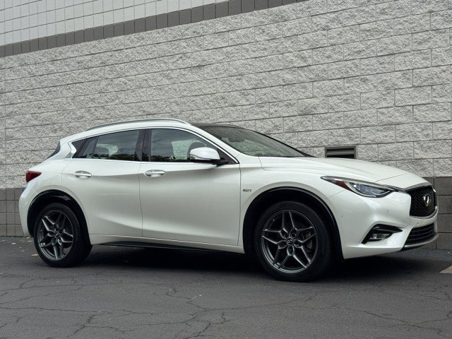 Used 2018 INFINITI QX30 Premium w/ Navigation Package FWD image 18