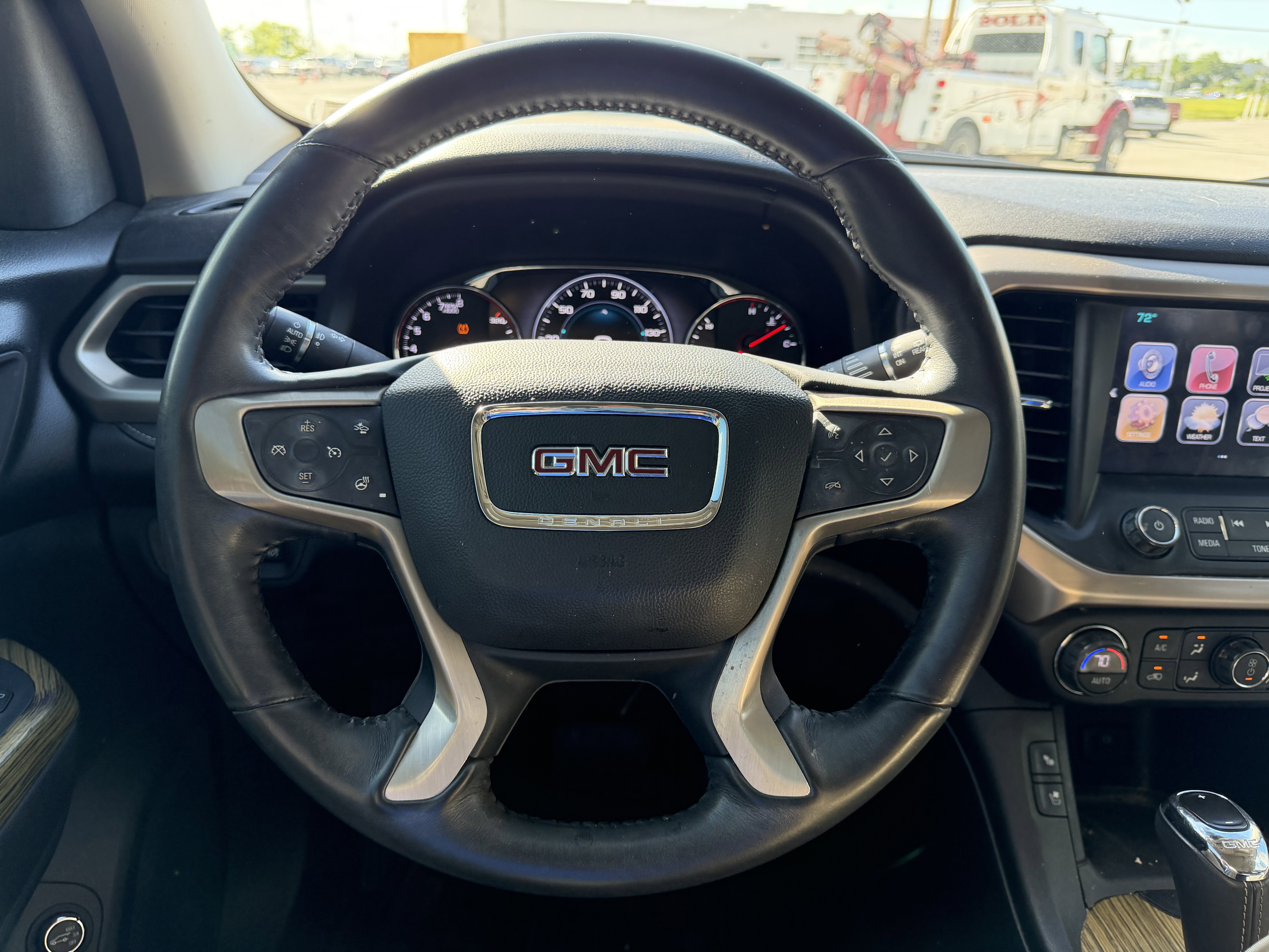 Used 2017 GMC Acadia Denali w/ Technology Package FWD image 16