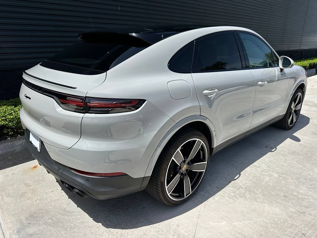 Certified 2023 Porsche Cayenne Platinum Edition AWD/4WD image 10
