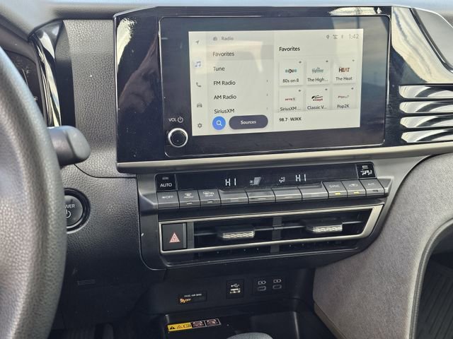 Used 2025 Toyota Camry LE w/ Convenience Package image 9