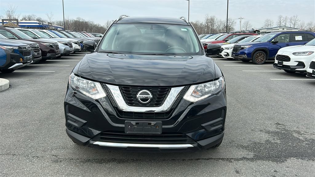 Used 2018 Nissan Rogue SV w/ Premium Package image 2