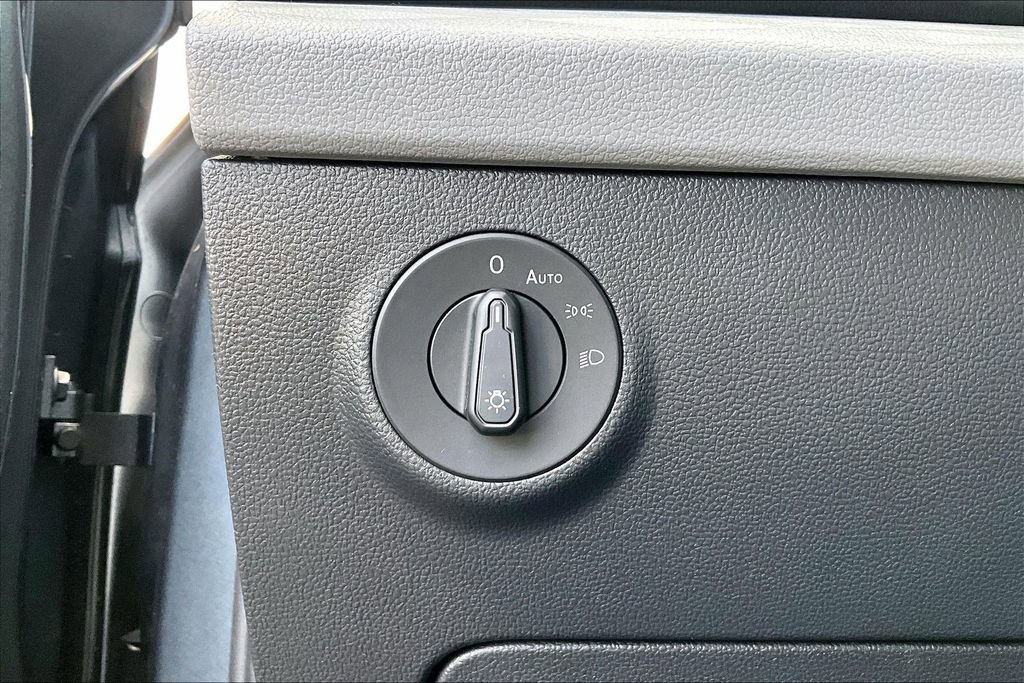 Used 2022 Volkswagen Taos S w/ IQ Drive S Package AWD/4WD image 16