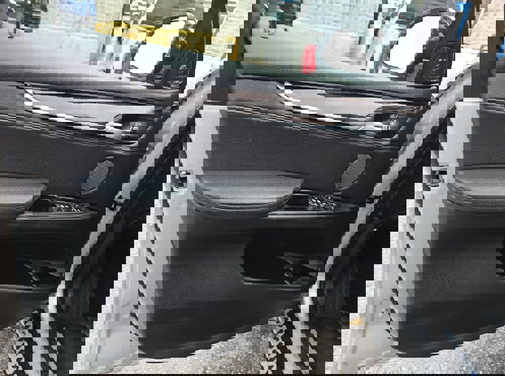 Used 2016 BMW X5 xDrive40e image 10