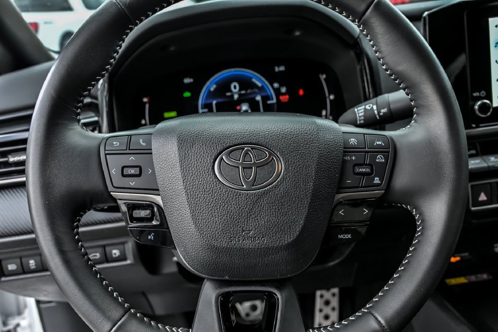 Used 2026 Toyota Camry SE FWD image 18