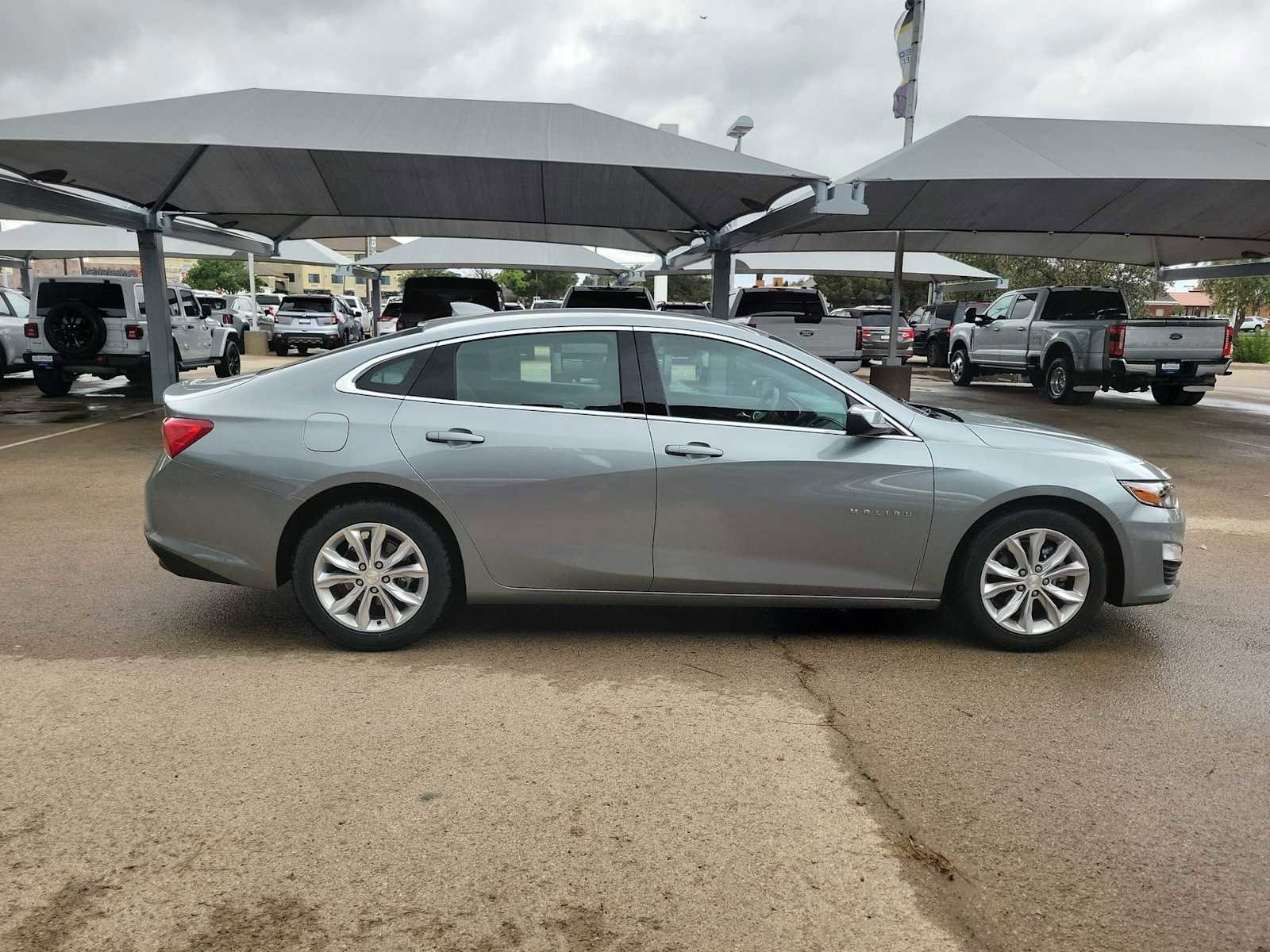 Used 2024 Chevrolet Malibu LT FWD image 9
