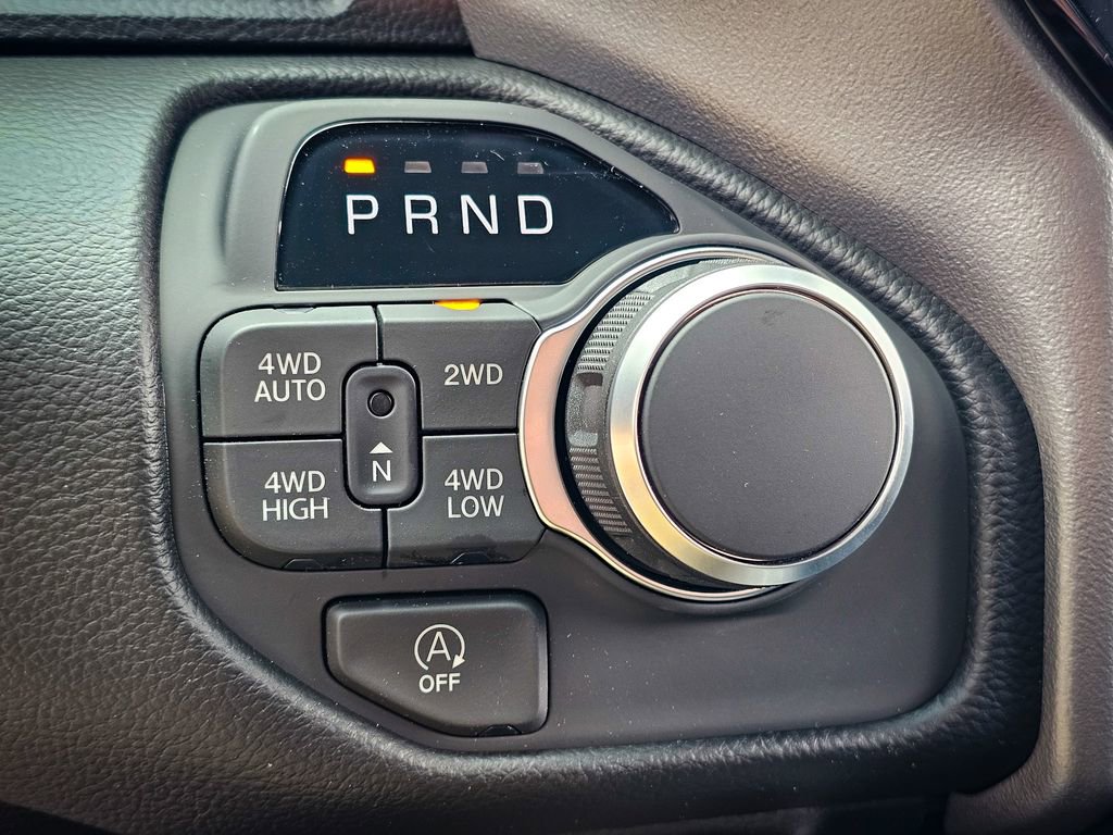 New 2026 RAM 1500 4x4 Crew Cab image 21