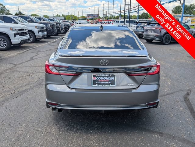 Used 2025 Toyota Camry XSE FWD image 7