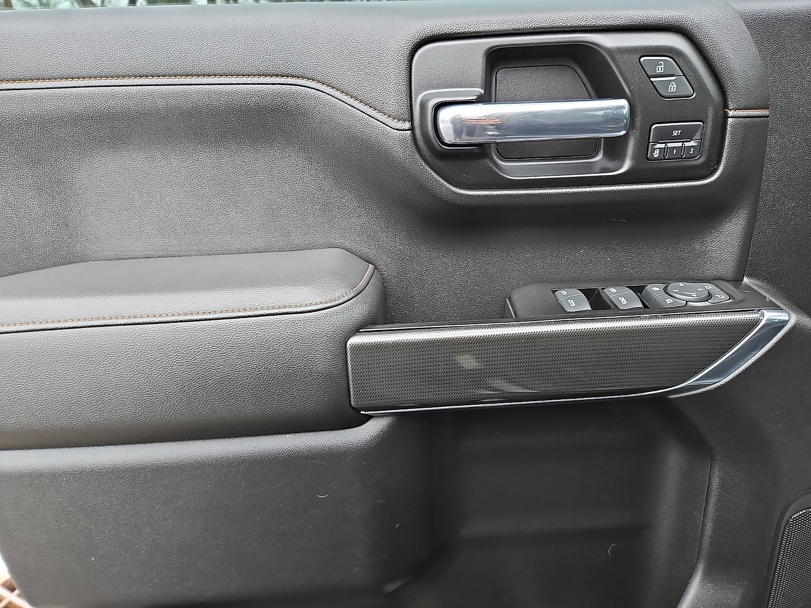 Used 2019 GMC Sierra 1500 AT4 w/ AT4 Premium Package image 11