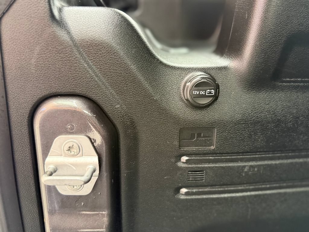 Used 2020 Jeep Wrangler Unlimited Sahara AWD/4WD image 20