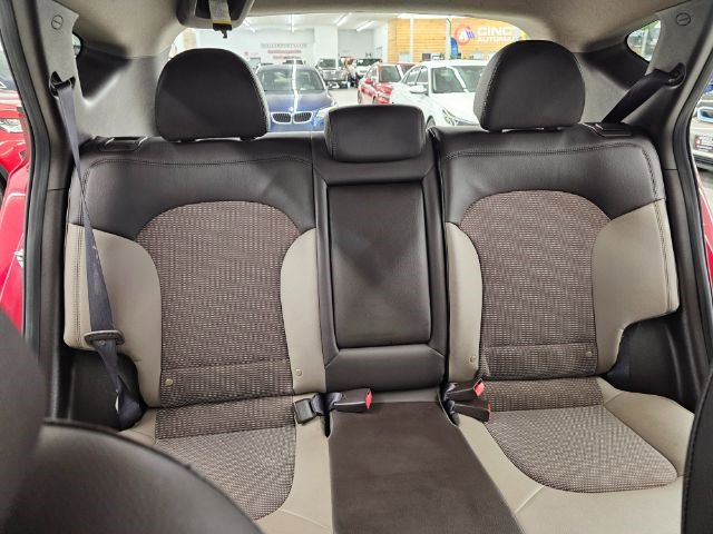 Used 2012 Hyundai Tucson GLS image 31