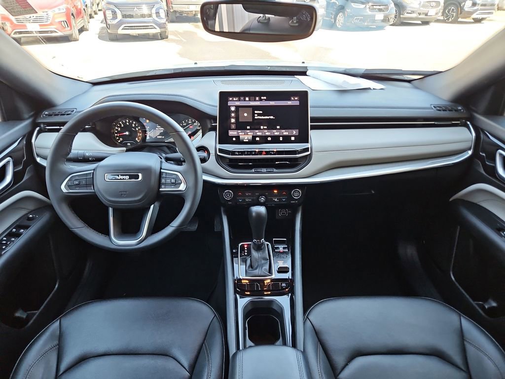 Used 2024 Jeep Compass Limited image 9