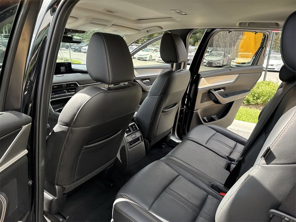 Certified 2025 MAZDA CX-70 3.3 Turbo w/ Preferred Package image 35