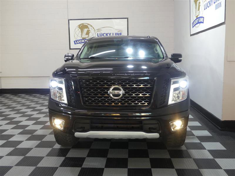 Used 2019 Nissan Titan PRO-4X image 2