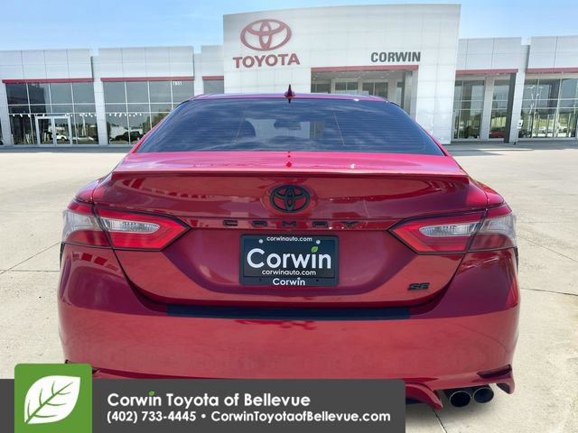 Used 2019 Toyota Camry SE w/ Convenience Package FWD image 4