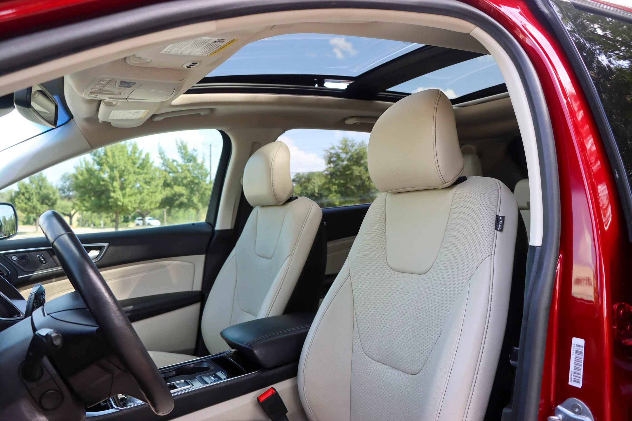 Used 2019 Ford Edge Titanium w/ Equipment Group 301A FWD image 15