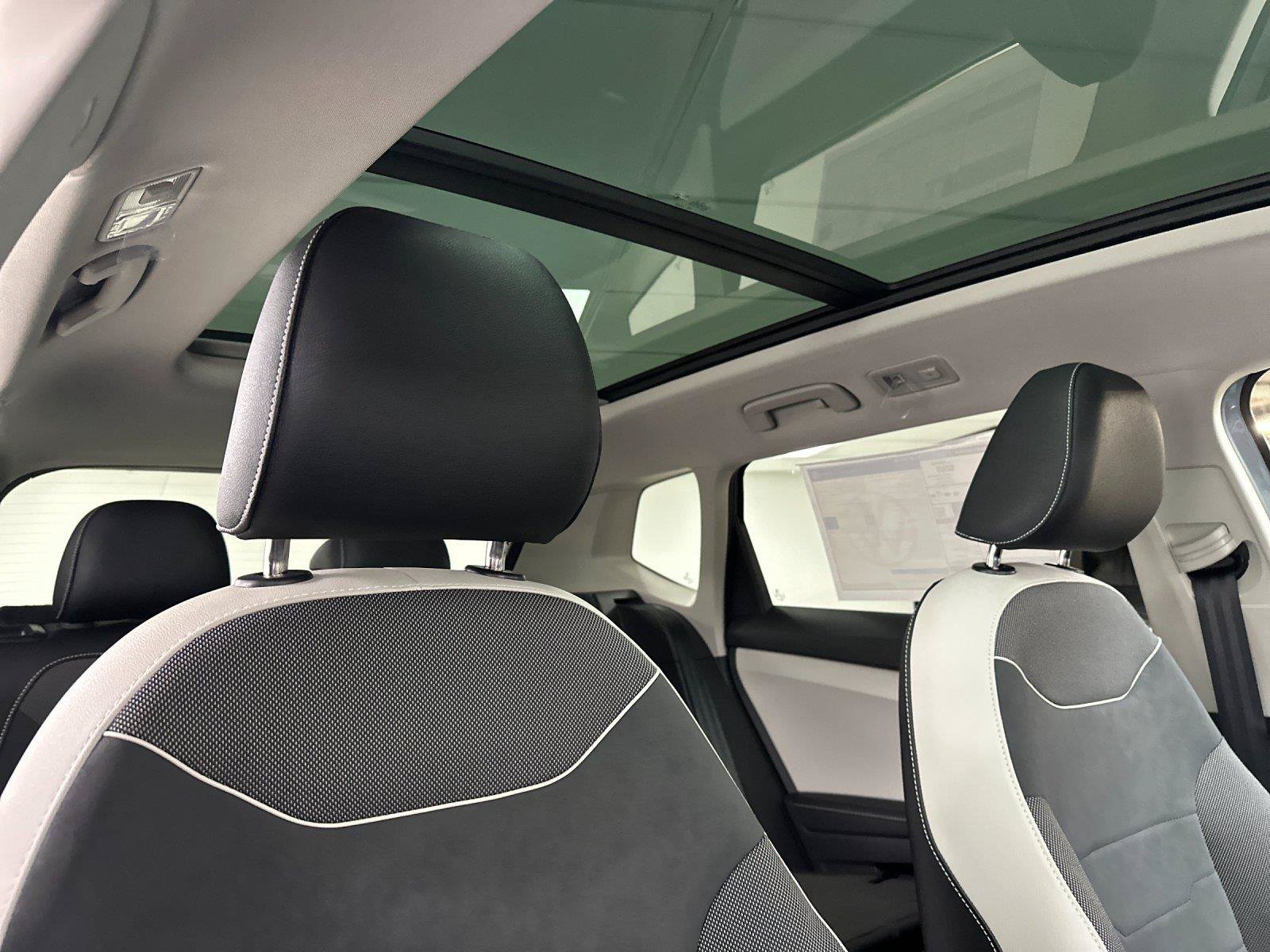 New 2027 Volkswagen Taos SE AWD/4WD image 16