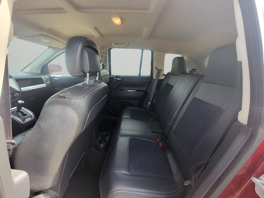 Used 2016 Jeep Compass Latitude image 24