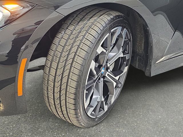 Certified 2025 BMW 330i xDrive Sedan w/ Convenience Package image 29