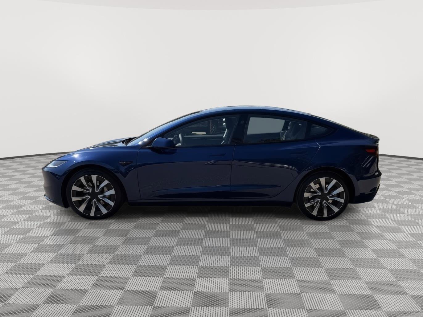 Used 2025 Tesla Model 3 Long Range AWD/4WD image 4