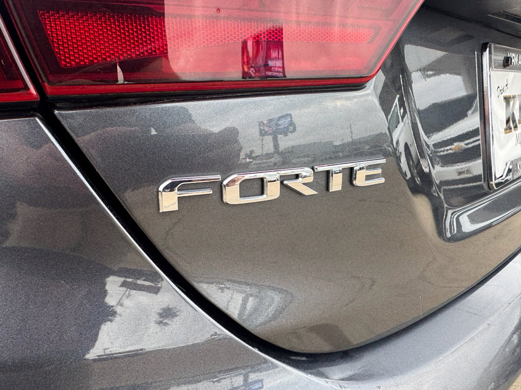 Used 2021 Kia Forte LXS image 11