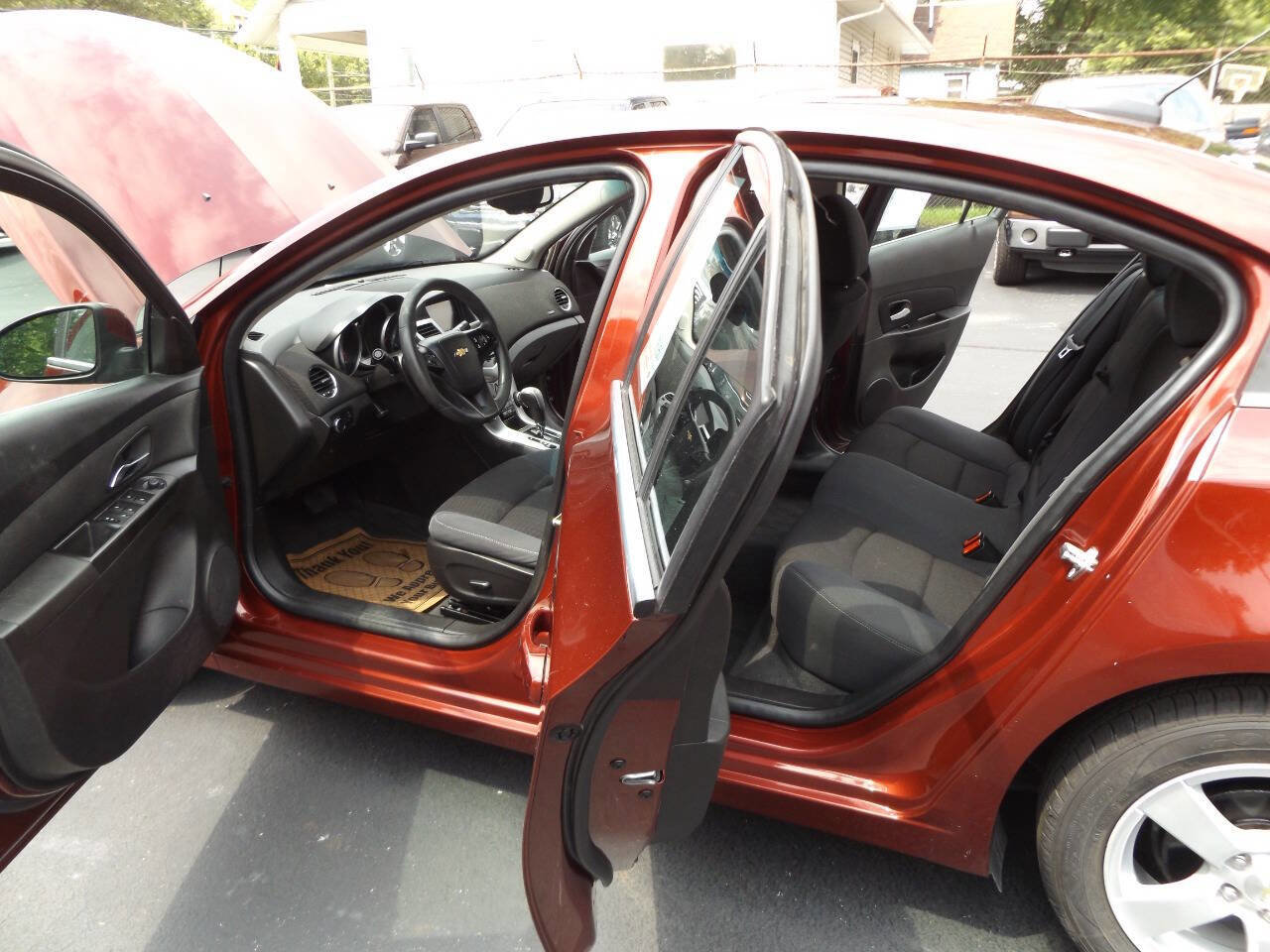 Used 2016 Chevrolet Cruze LT image 12