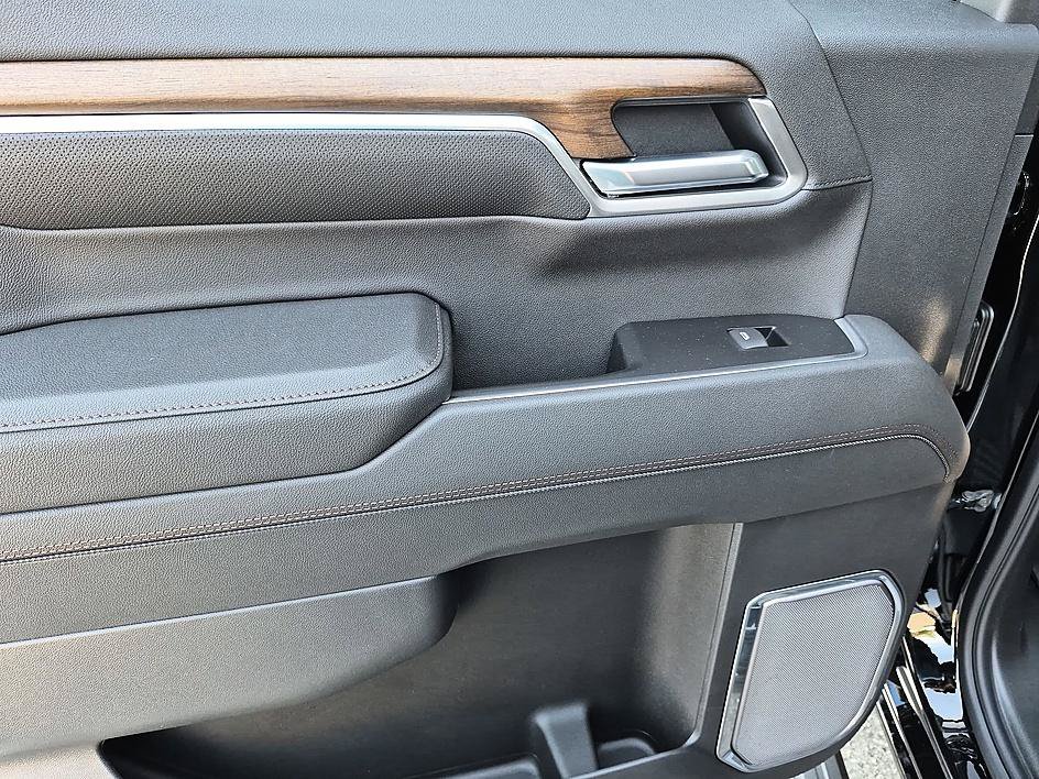 New 2026 Chevrolet Silverado 1500 High Country w/ High Country Premium Package AWD/4WD image 29