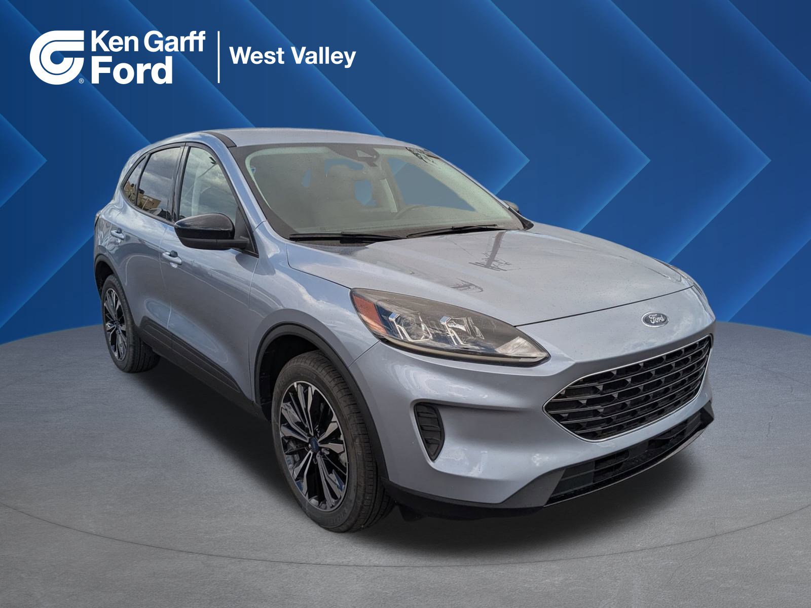 Used 2022 Ford Escape SE w/ SE Sport Appearance Package