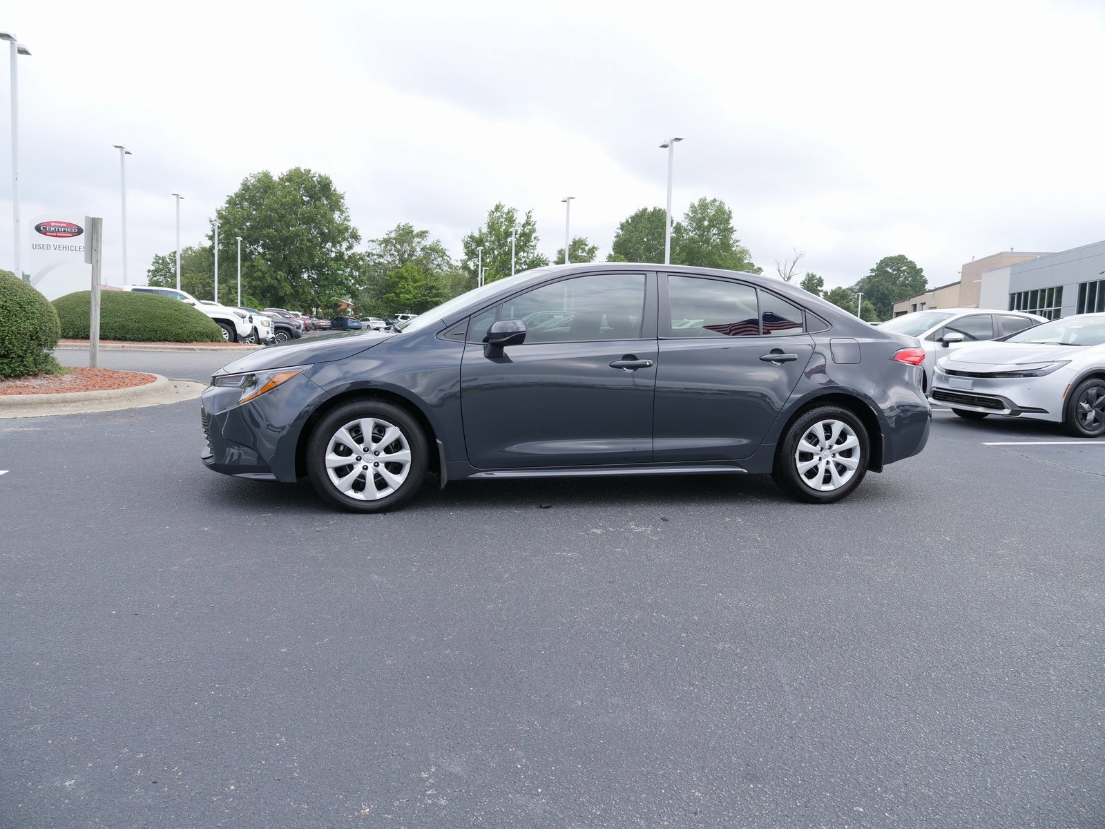 Used 2025 Toyota Corolla LE image 7