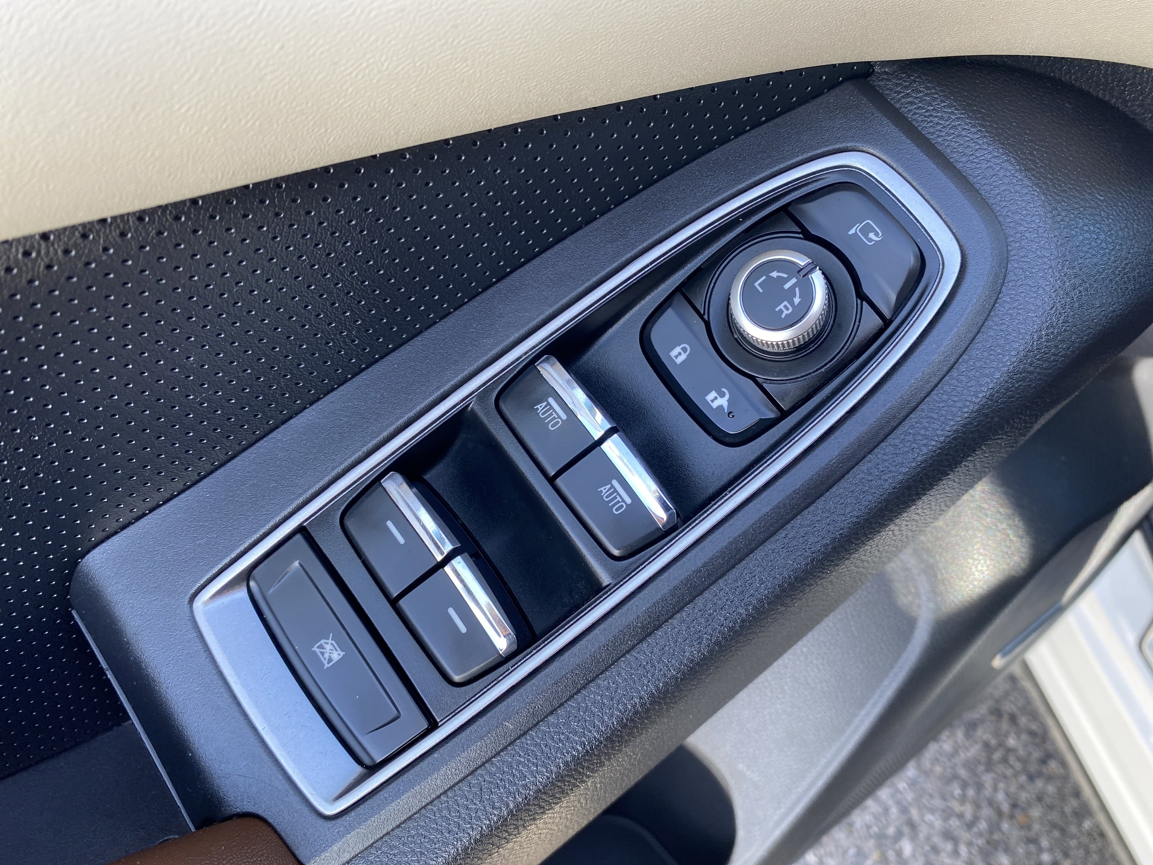 Used 2022 Subaru Ascent Touring w/ Popular Package #2A image 18