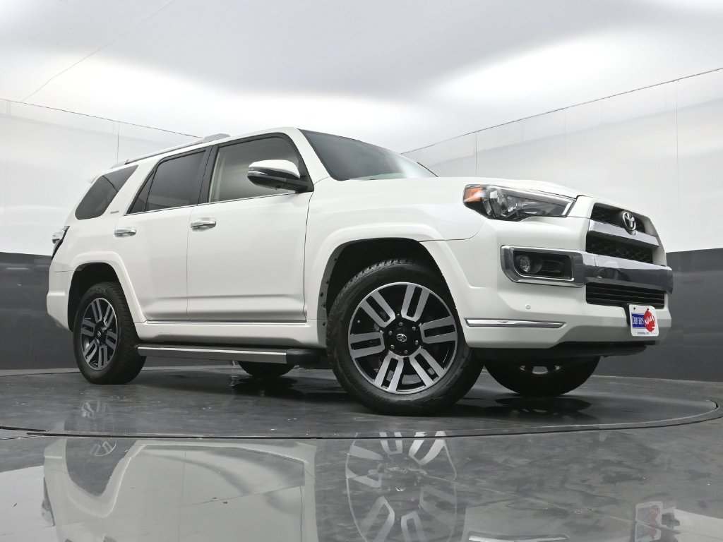 Used 2018 Toyota 4Runner Limited AWD/4WD image 25
