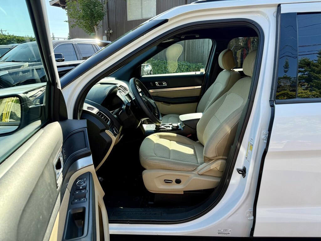Used 2017 Ford Explorer 4WD image 10