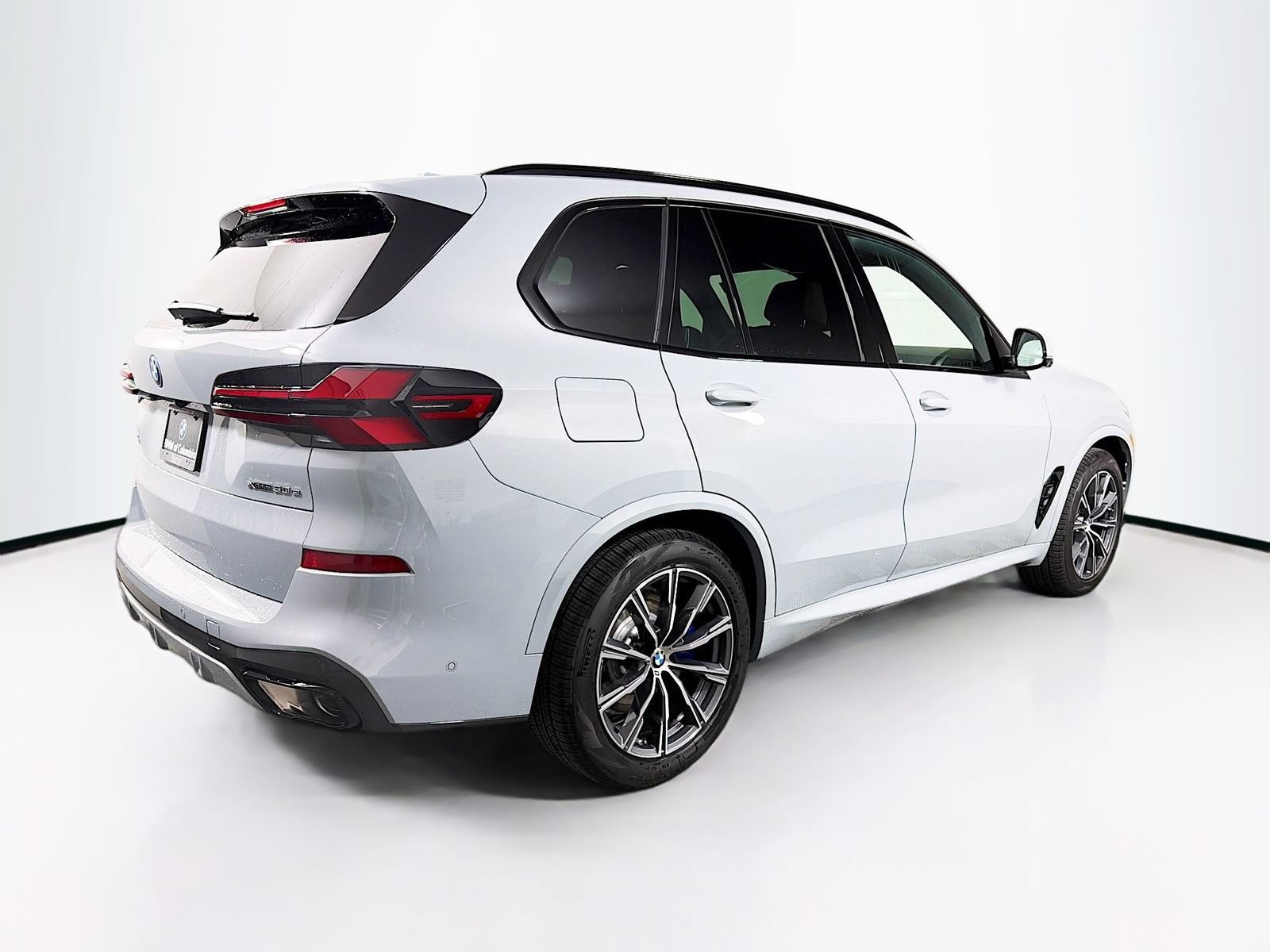 New 2026 BMW X5 xDrive50e w/ M Sport Package AWD/4WD image 7