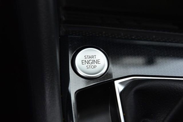 New 2026 Volkswagen Taos SE image 16