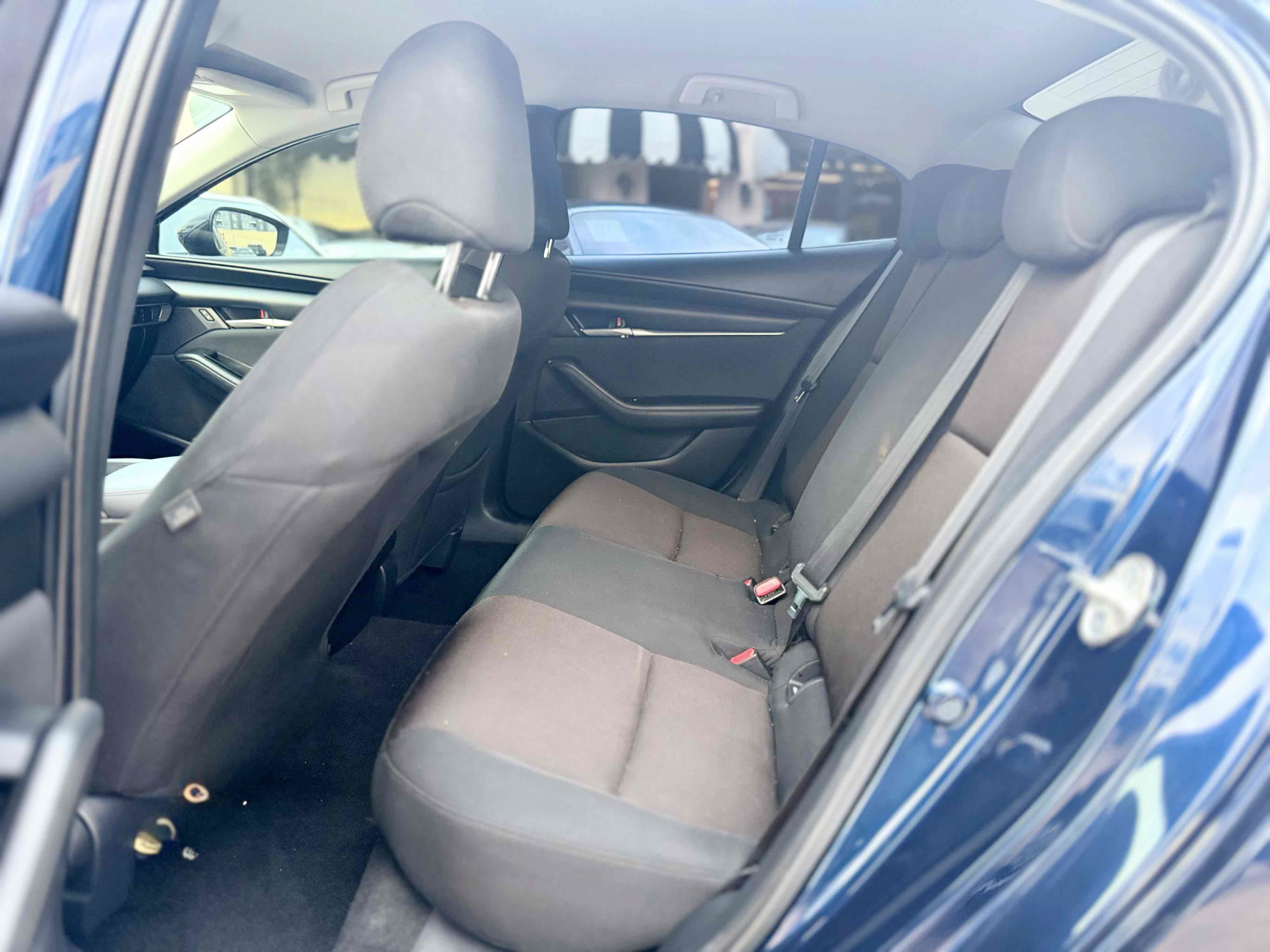 Used 2020 MAZDA MAZDA3 Sedan FWD image 21